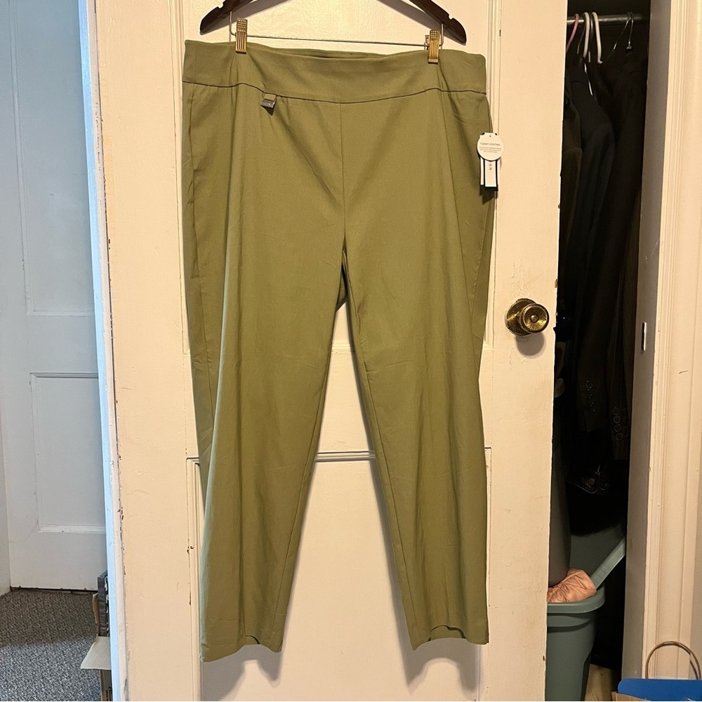 Premise women’s pants green size 2X NWT
